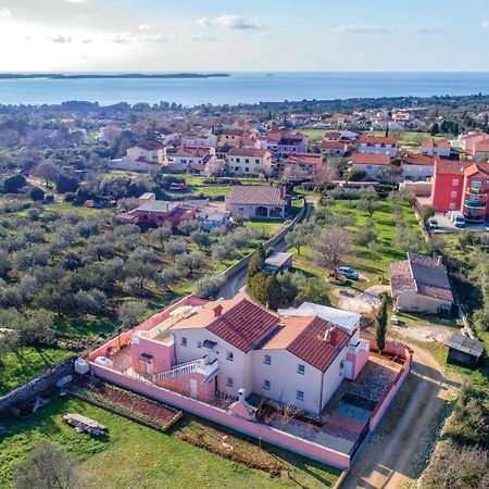 Stunning Apartment In Peroj With Wifi Exterior photo