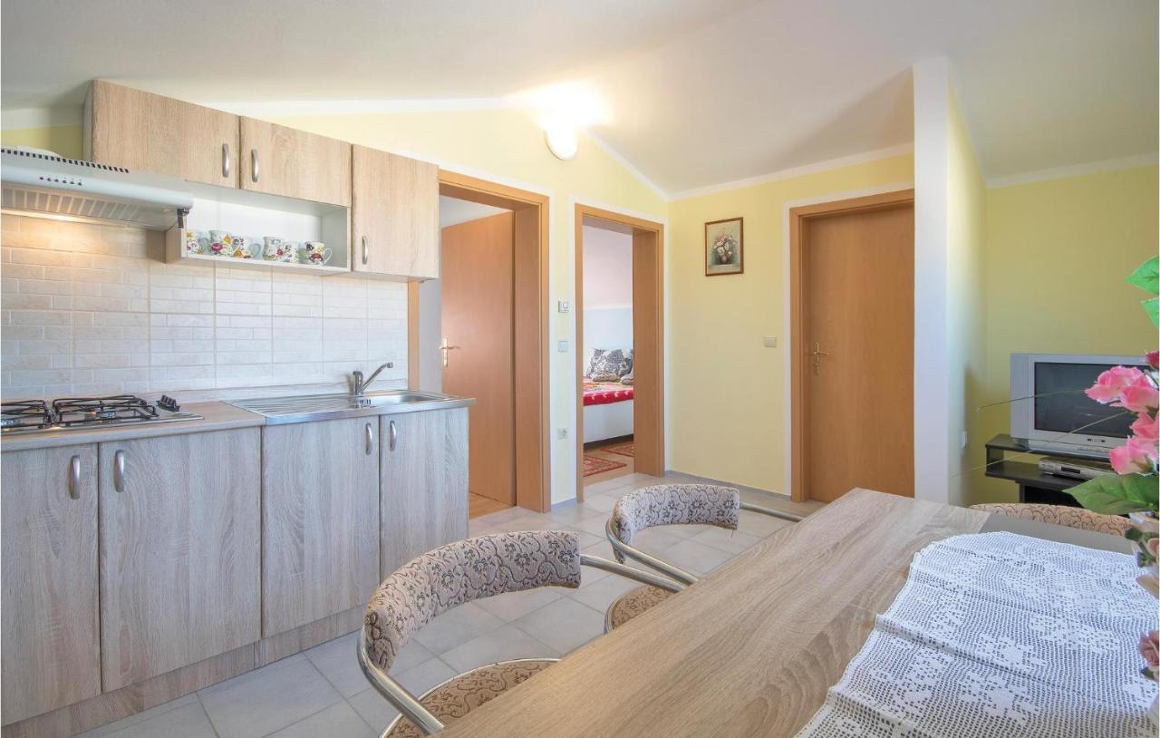 Stunning Apartment In Peroj With Wifi Exterior photo