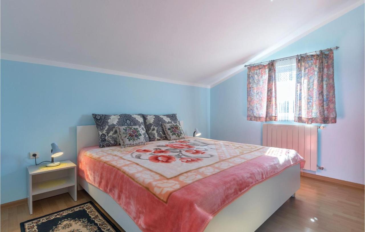 Stunning Apartment In Peroj With Wifi Exterior photo