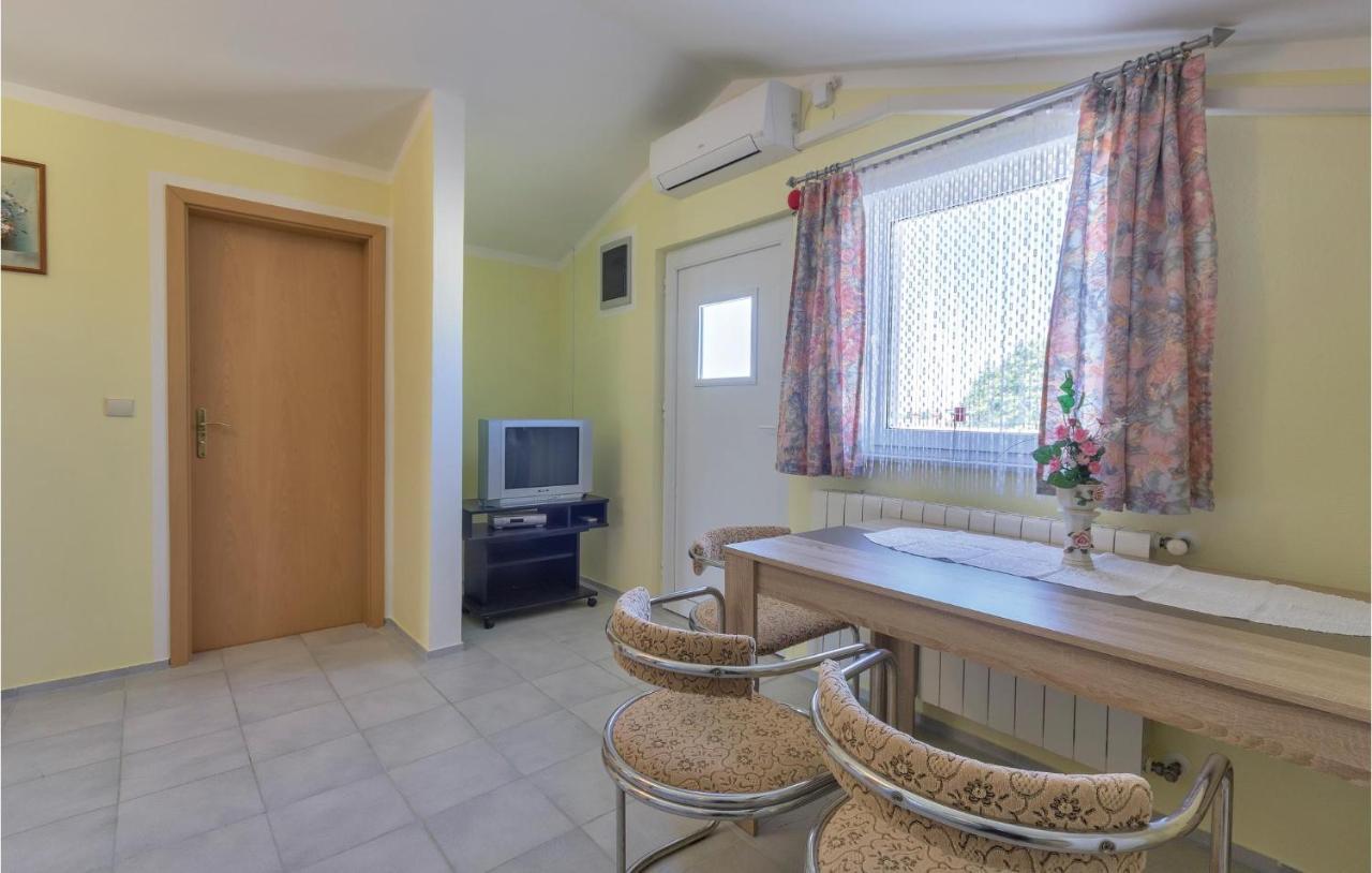 Stunning Apartment In Peroj With Wifi Exterior photo