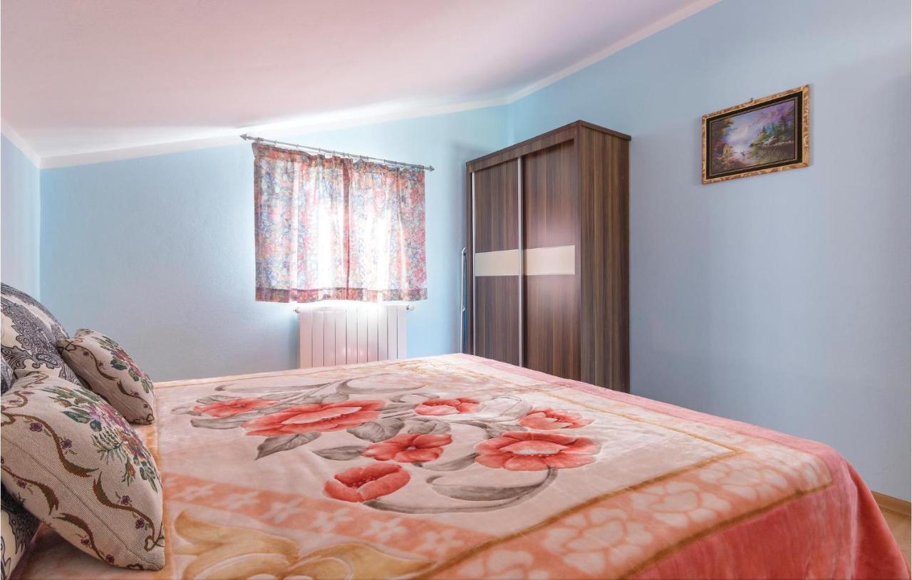 Stunning Apartment In Peroj With Wifi Exterior photo