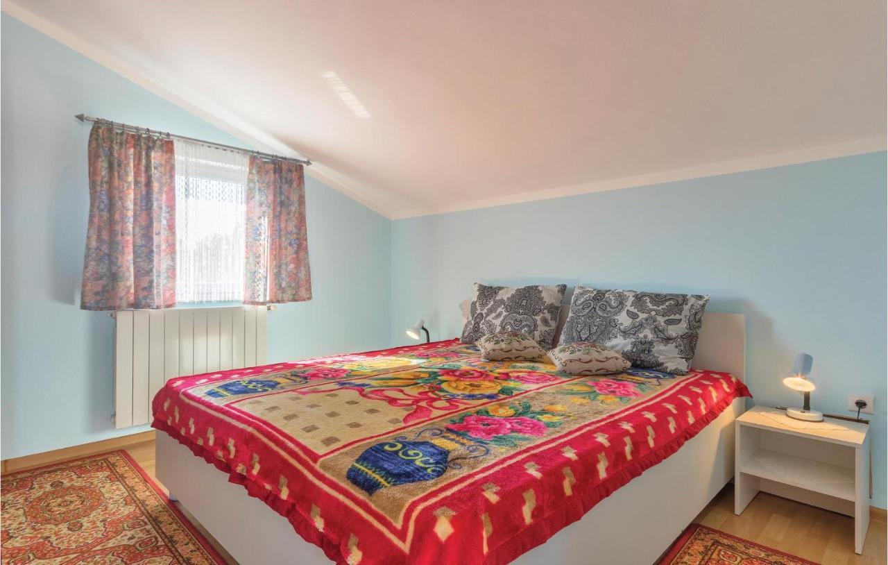 Stunning Apartment In Peroj With Wifi Exterior photo
